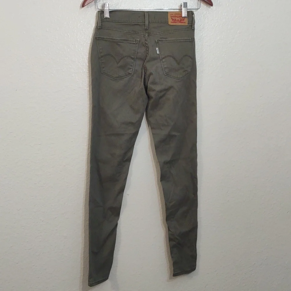 SLIGHTLY USED LEVIS COLOR OLIVE 710 SUPER SKINNY SIZE 25 AS SEEN IN PHOTOS - Picture 7 of 10